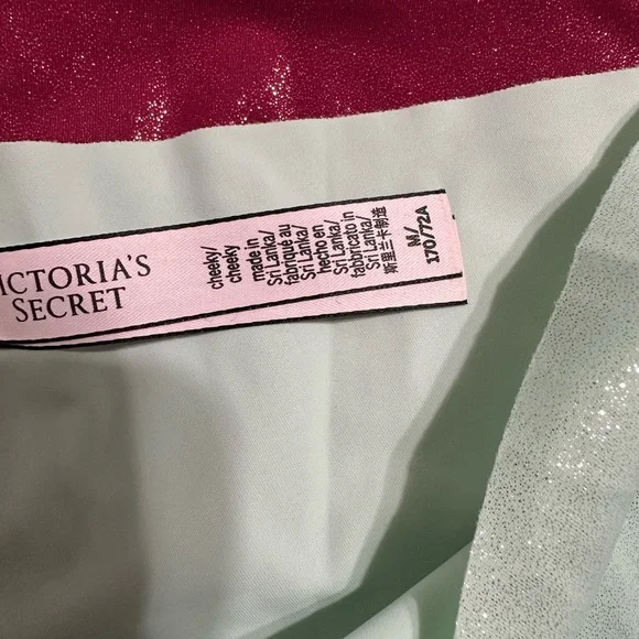 Victoria’s Secret - Picture 2 of 5